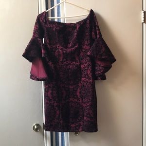 Off the shoulder Bell sleeve